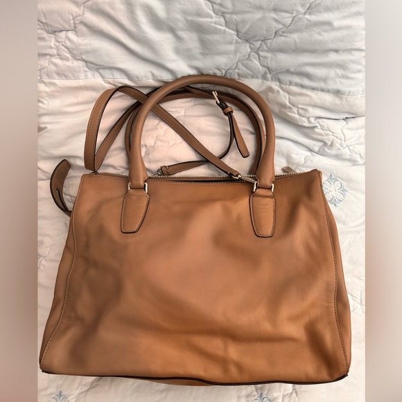 Authentic Coach Leather bag. - Picture 2 of 16